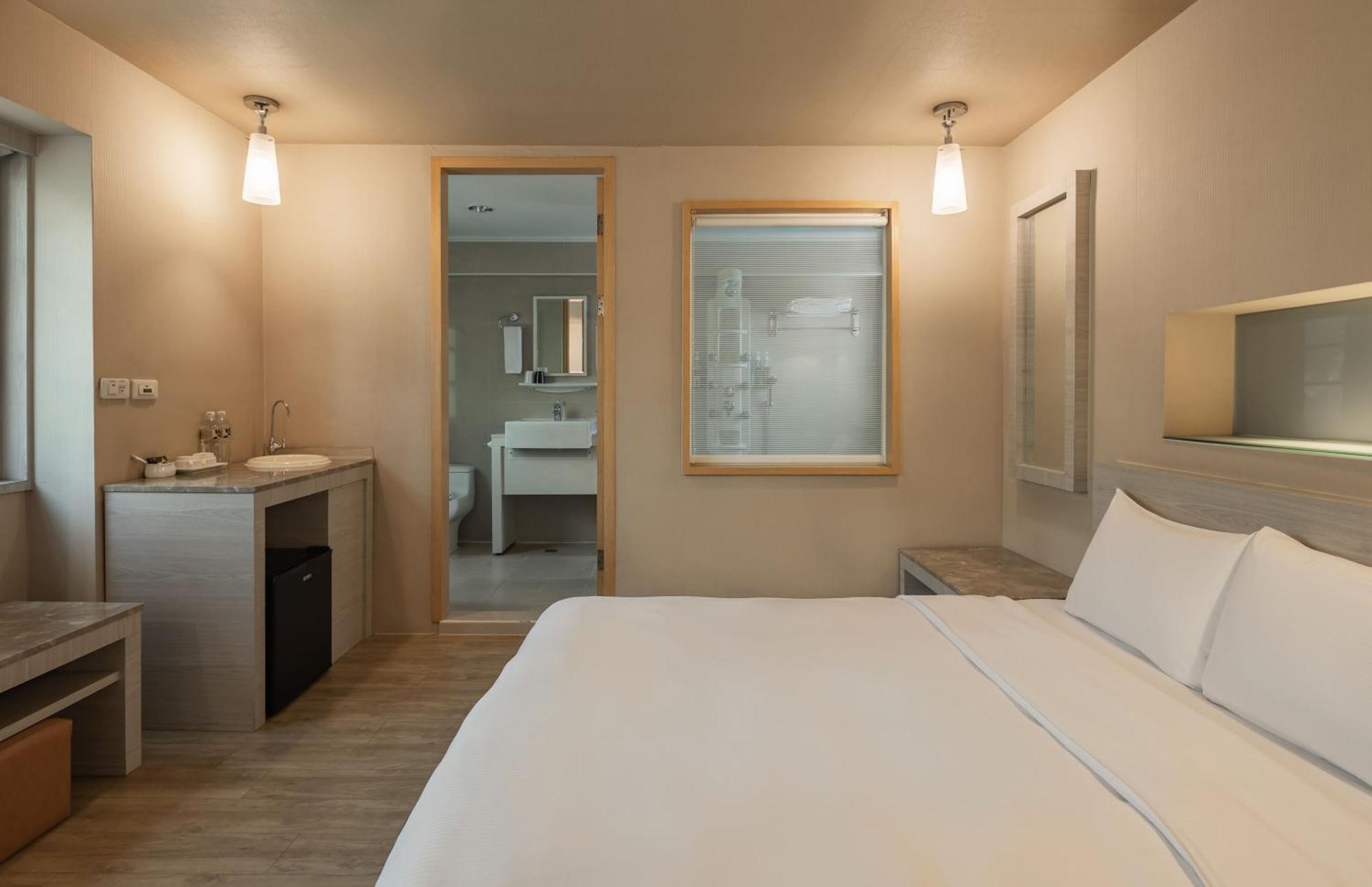 Kindness Hotel - Hanshen Kaohsiung Room photo