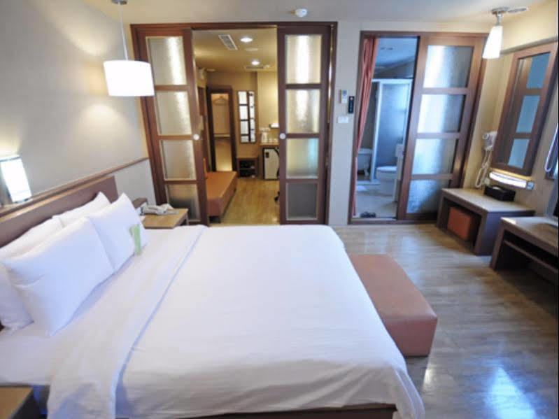 Kindness Hotel - Hanshen Kaohsiung Exterior photo